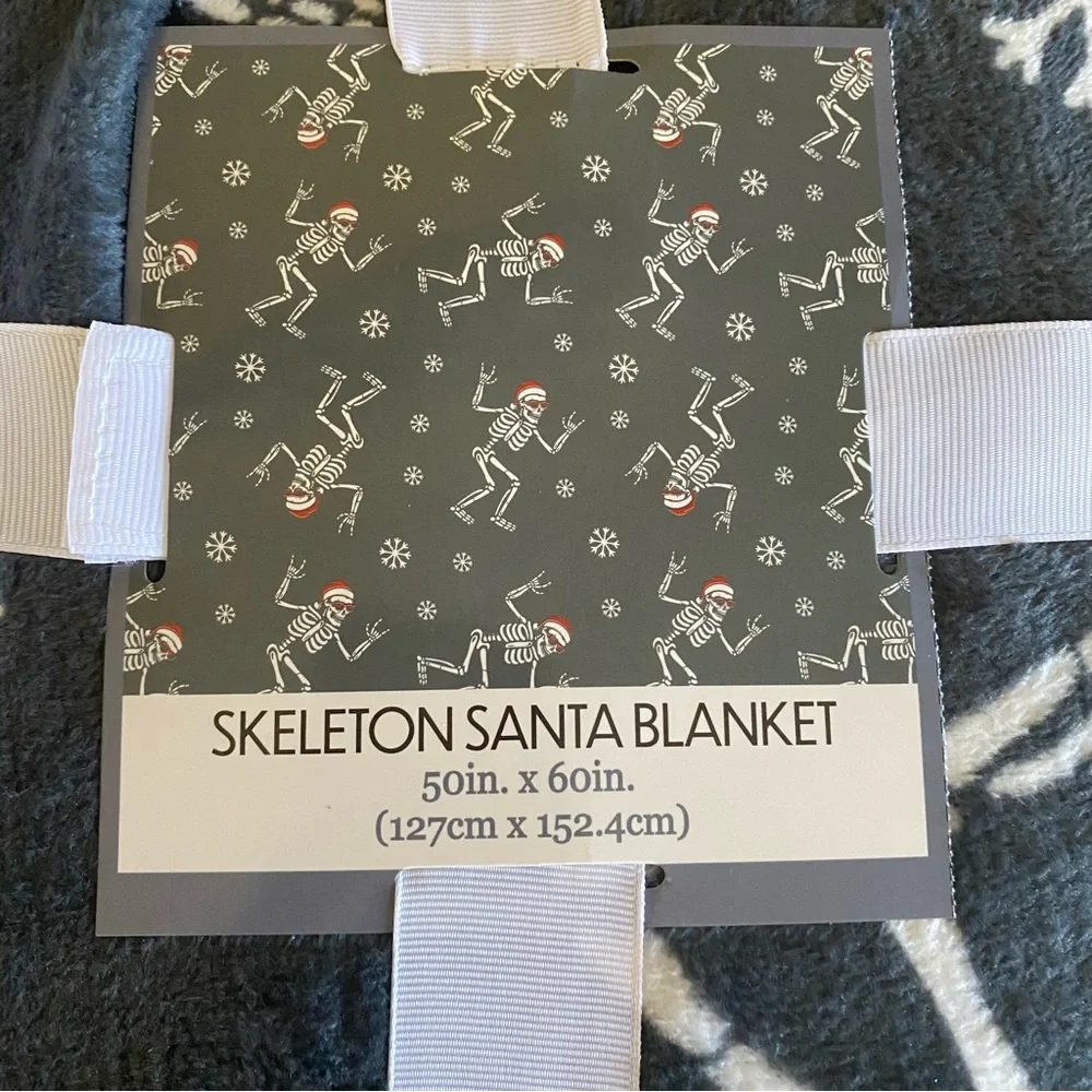 Holiday Print Plush Blanket 50in X 60in - Skeleton Santa Blanket Hallomas NWT